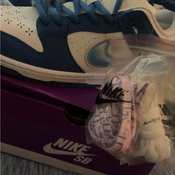 Born n raised Nike sb low dunks - Picture 5 of 9